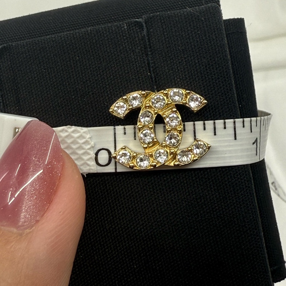 Chanel Classic Gold Crystal CC Stud Earrings - Picture 6 of 13